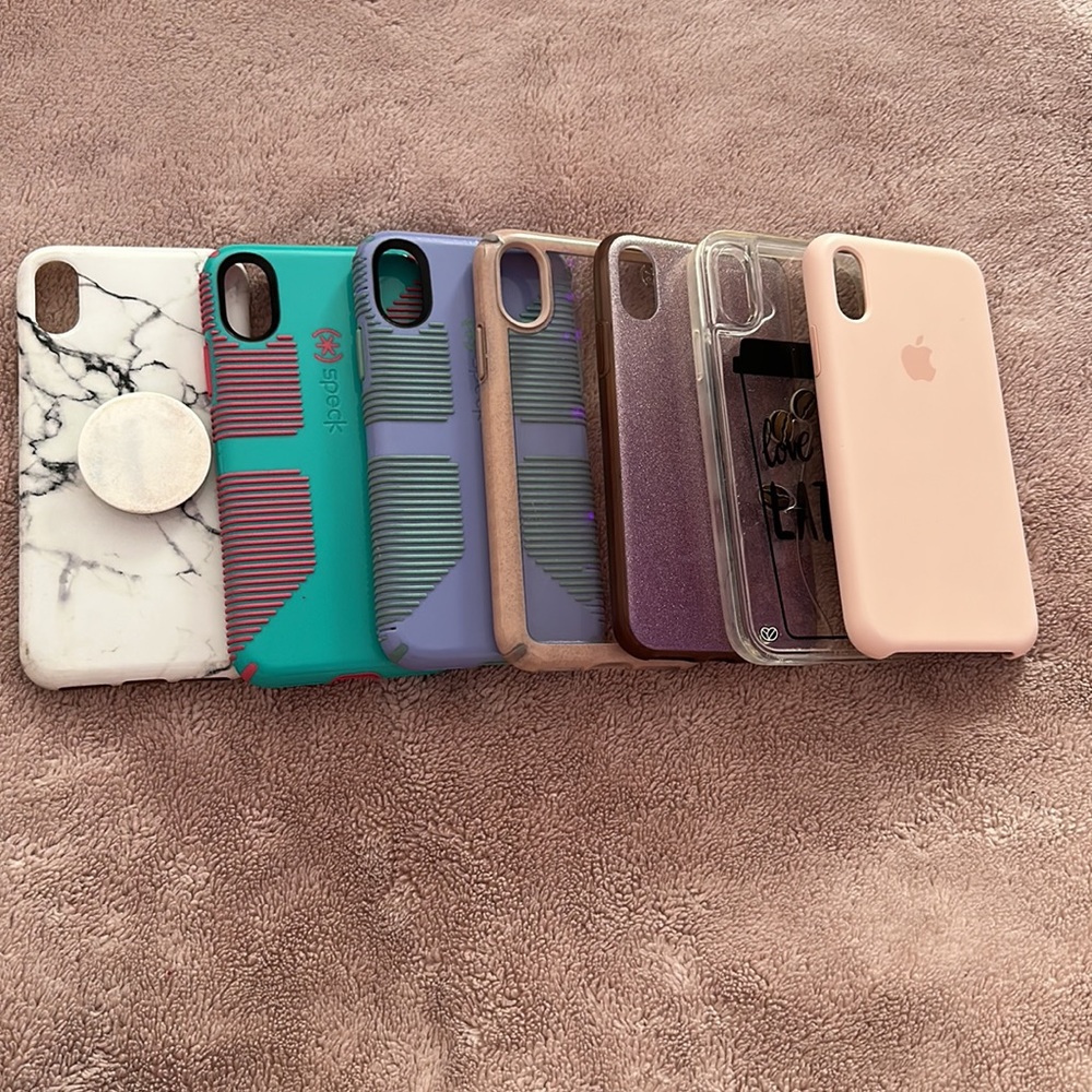 IPhone XS 64GB unlocked with cases - Picture 13 of 16